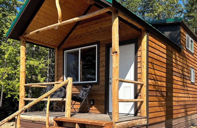 Bull Lake, Montana Mountaintop Retreat