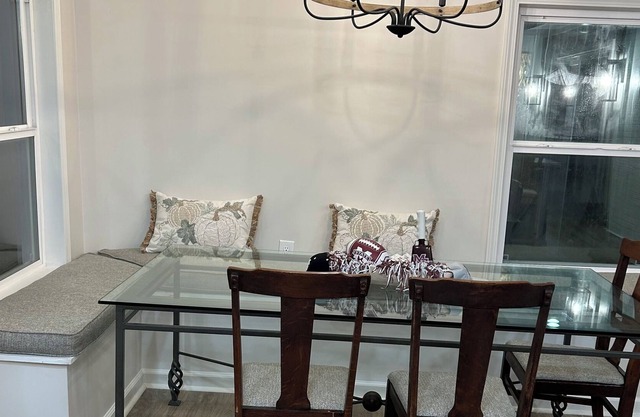 Bulldog Cottage 2. Only 7 miles from MSU campus