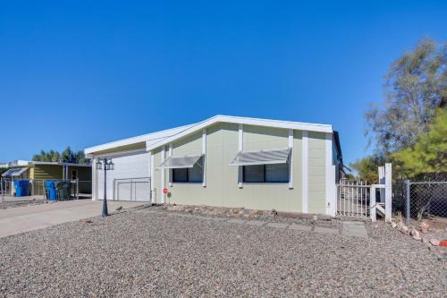 Bullhead City Home with Fire Pit - Walk to CO River!