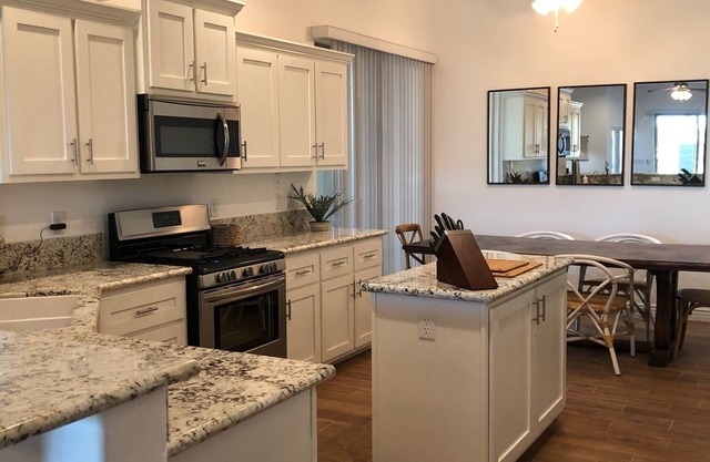 Bullhead Home, Green Belt & Pond Views, Located In Upscale Palo Meadows