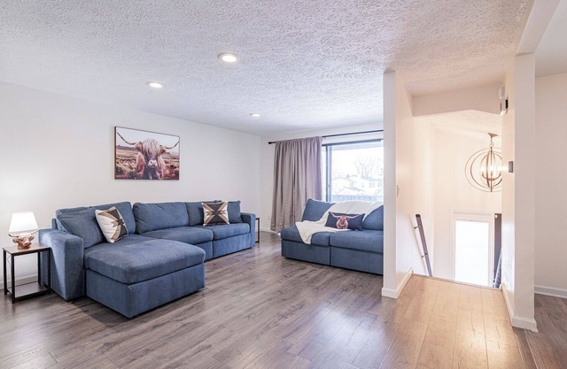 Bullzeye 3Bed2Bath, Full Townhome, Gameroom