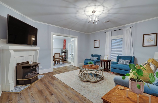 Bungalow - 3Bed 2Bath - W Cola