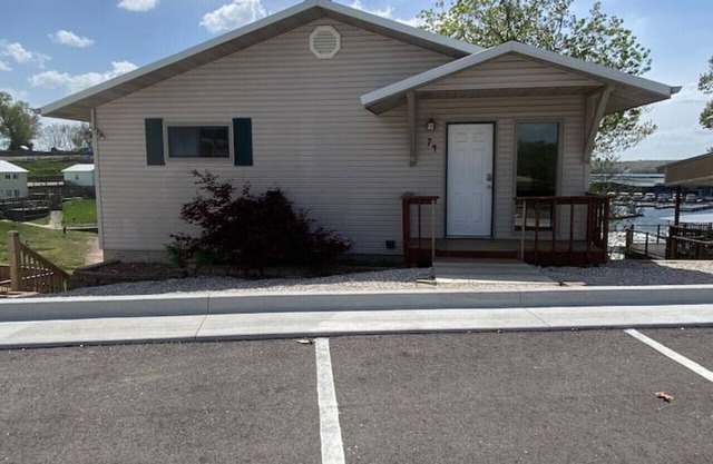 Bungalow- Bachelor/Bachelorette parties welcomed!