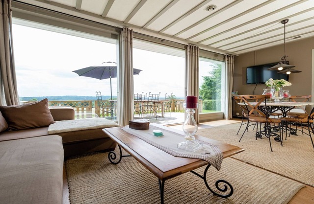 Ferienhaus in Longfaye mit Wald