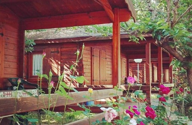 Bungalow & Camping Fuente De Regrustan
