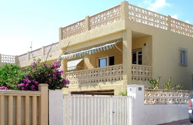Reihenbungalow für 4-5 Personen 50 m vom Sandstrand