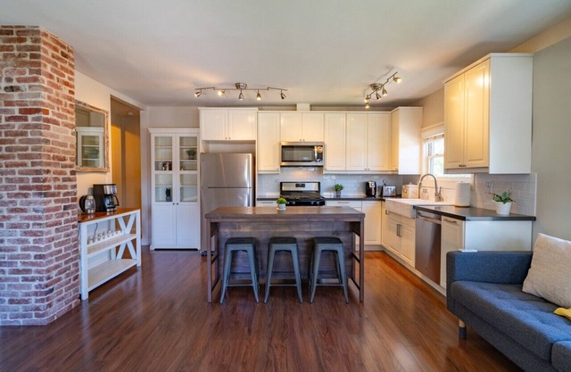Bungalow Farmhouse 2 Bed W/D
