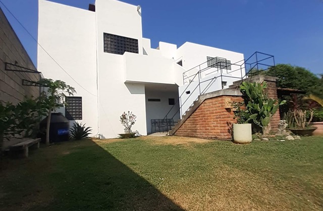 Bungalow loft with large garden and rural area close to all amenities