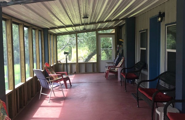 Bungalow mit kostenfreiem WLAN und DirecTV mit Filmkanälen.