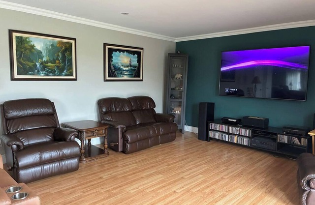 Bungalow with Rideau River View – Available Oct-Apr