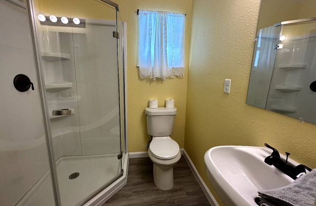 Bunk Bed In Shared Room In Harlingen TX! 2B