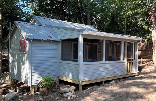 Bunkhouse Cabin at Toddy Pond - water fun, close coastal towns/parks and more!