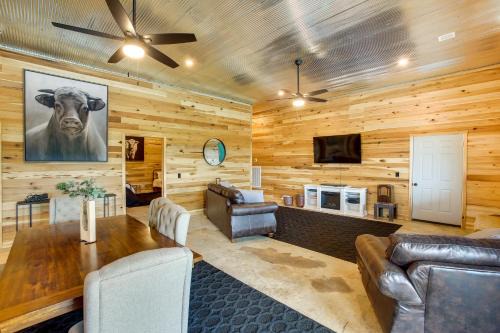 Burkesville Cabin, 3 Mi to Dale Hollow Lake!