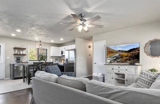 Burley Oasis -3 Bed 1 Bath