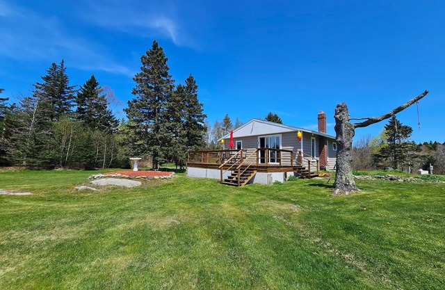 Burnt Cove Boat House - Waterfront Guest House