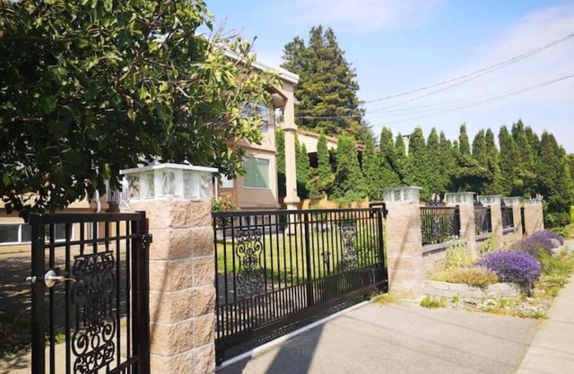 Burquitlam 1BR guest suite with fantastic view