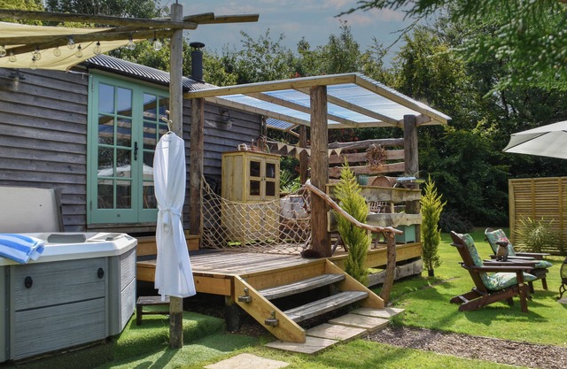 Burr 2 Shepherds Hut