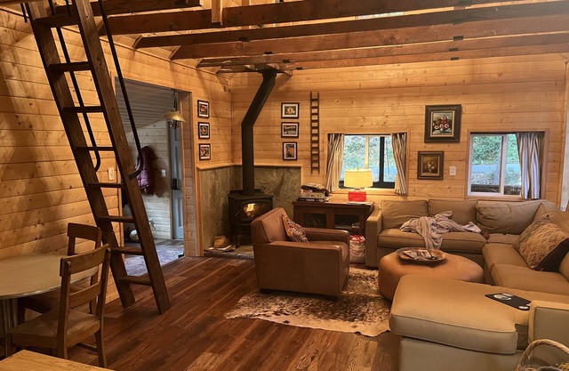 Butte Bungalow- 30+day rental- Sierra Buttes, Yuba River and Lakes Basin!