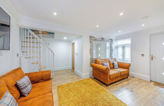 Buttercup Cottage - UK45969