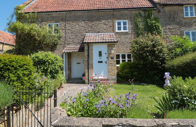 Button Cottage, TINTINHULL