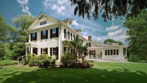 Buttonball Inn