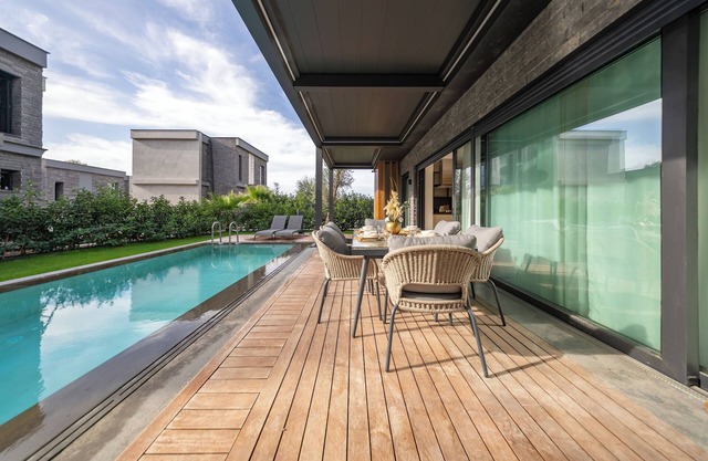 BV-1111 4+1 Triplex Villa with Private Pool and Garden in Gumusluk