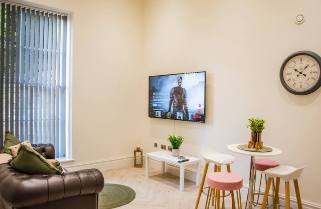 Bv Lux 1 Bedroom At Leeds Cliff Oak Mansion House