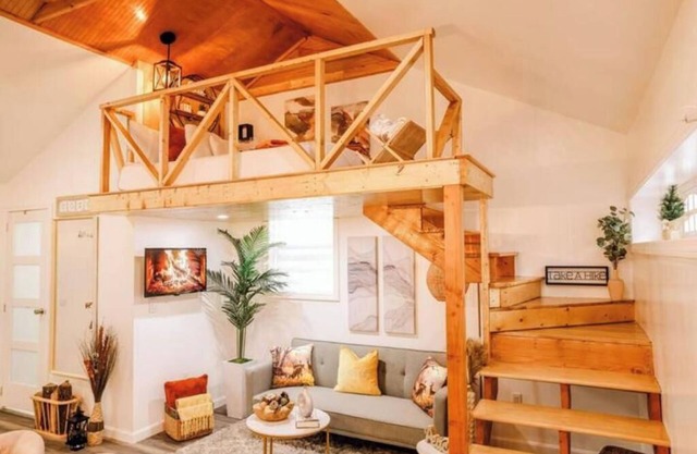 <Modern Cabin in the City> By D&D Vacation Rental