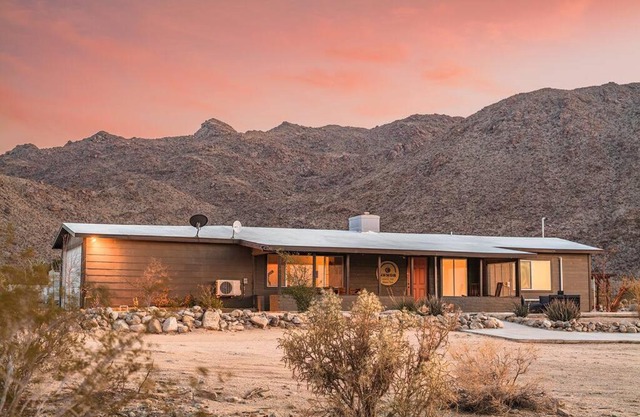 By Park Entrance, Hot Tub, Stars, Private ܍ WKNDR