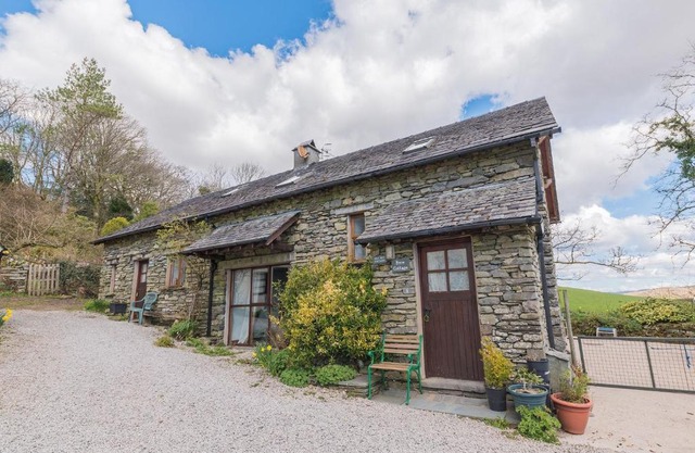 Byre & Millers, Coniston, twin cottages sleeping 12