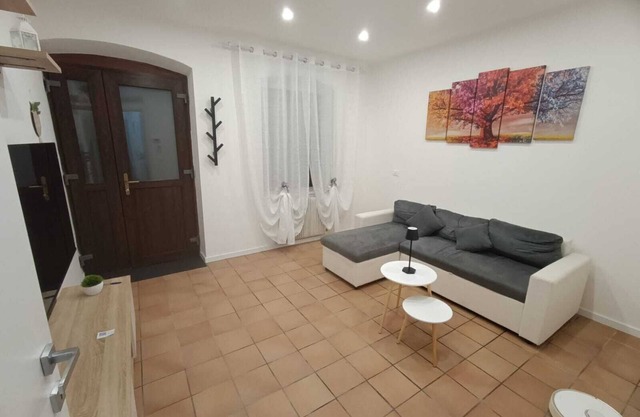 Byron's Holiday House (Ground Floor)