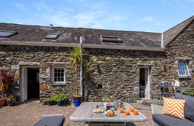 Bythynnod Sarn Group Cottages