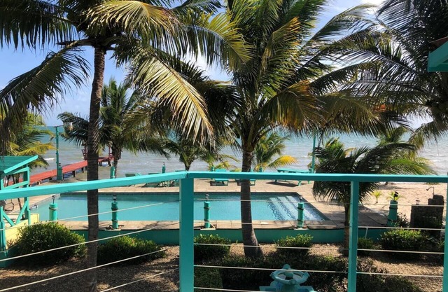 Coral Reef, Large 2 Bed Zimmer Einheit mit Wrap-Around-Deck mit Blick auf das Meer