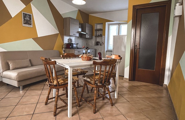 Cézanne - Holiday Apartment in La Morra
