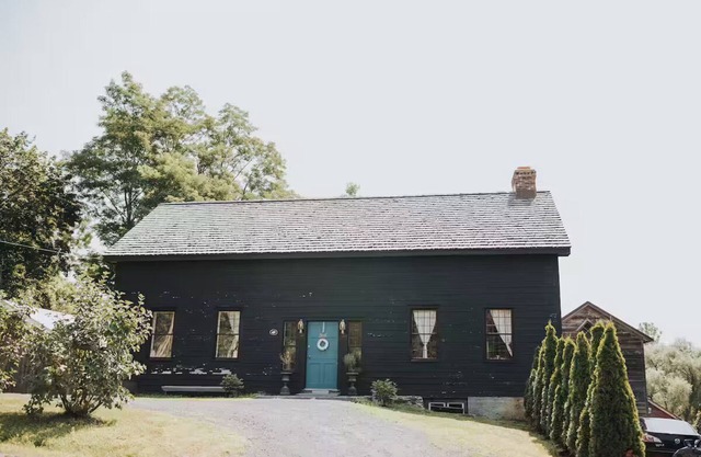 c.1804 Restored Farmhouse couples escape, chefs kitchen, historic registered