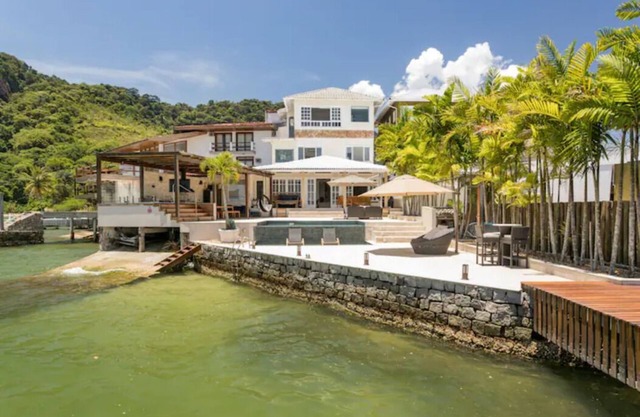 Cove in front of Caras Island