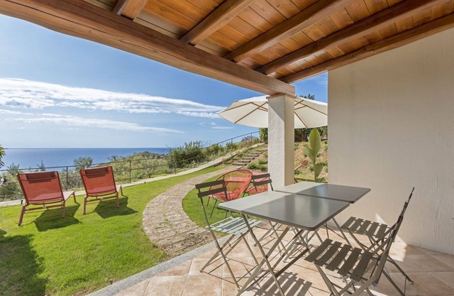 C'est la vue - Wohnung mit Meerblick und Pool