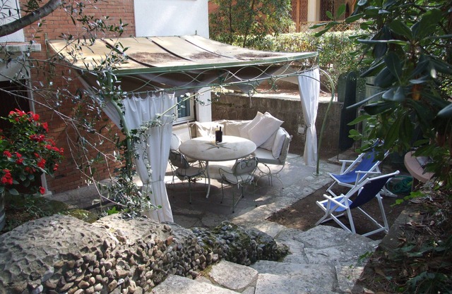 Komfortable Ferienwohnung mit privater Terrasse,am Meer in Marina di Castagneto.