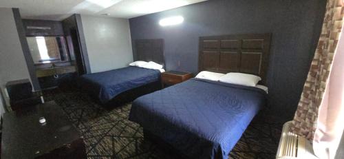 C Town Inn And Suites