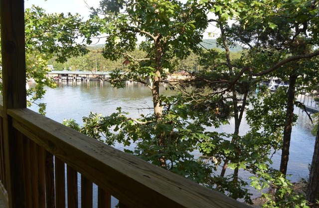 C10, Two bedroom, two bath log-sided, lake view, luxury Harbor North cottage with hot tub cottage