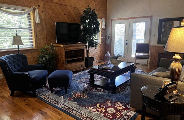 C18, Two bedroom, two bath log-sided loft Harbor North luxury loft cottage with hot tub cottage