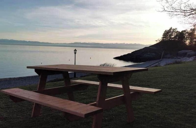 C2 Seaside Serenity: Seal Bay Glamping Retreat