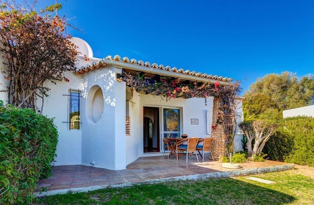 C28 Q.P Amazing house nested in the heart of Carvoeiro!