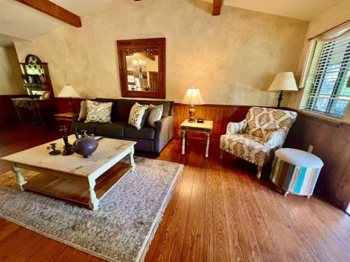 C7, Three bedroom, three bath log-sided, luxury Harbor North cottage with hot tub cottage
