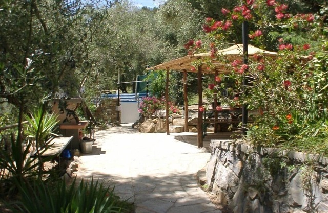 Ca Gianca 2. Idyllisch am Hang gelegene Wohnung Schwimmbecken Garten mit BBQ Balkon mit Meerblick