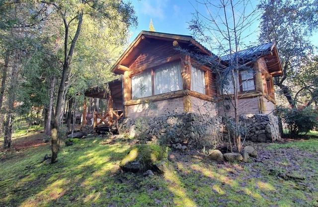 Cabaña Ciprés entre Bosques y Arroyo