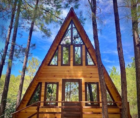 Cabaña nueva en el bosque y cerca al río Starlink