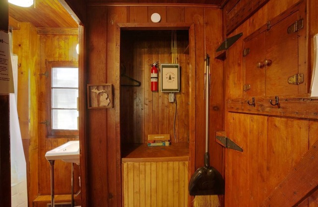 Cabin #10 - Snow Day