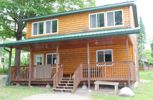 Cabin 12 - Larger group cabin with lake views