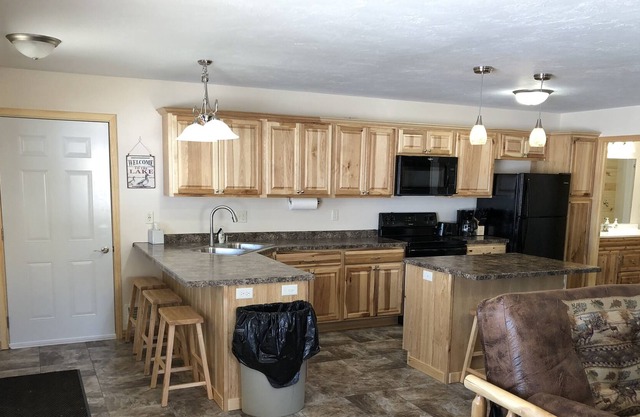 Cabin 14 Lakefront Family/Pet Friendly Resort Amenities Fishing Dock